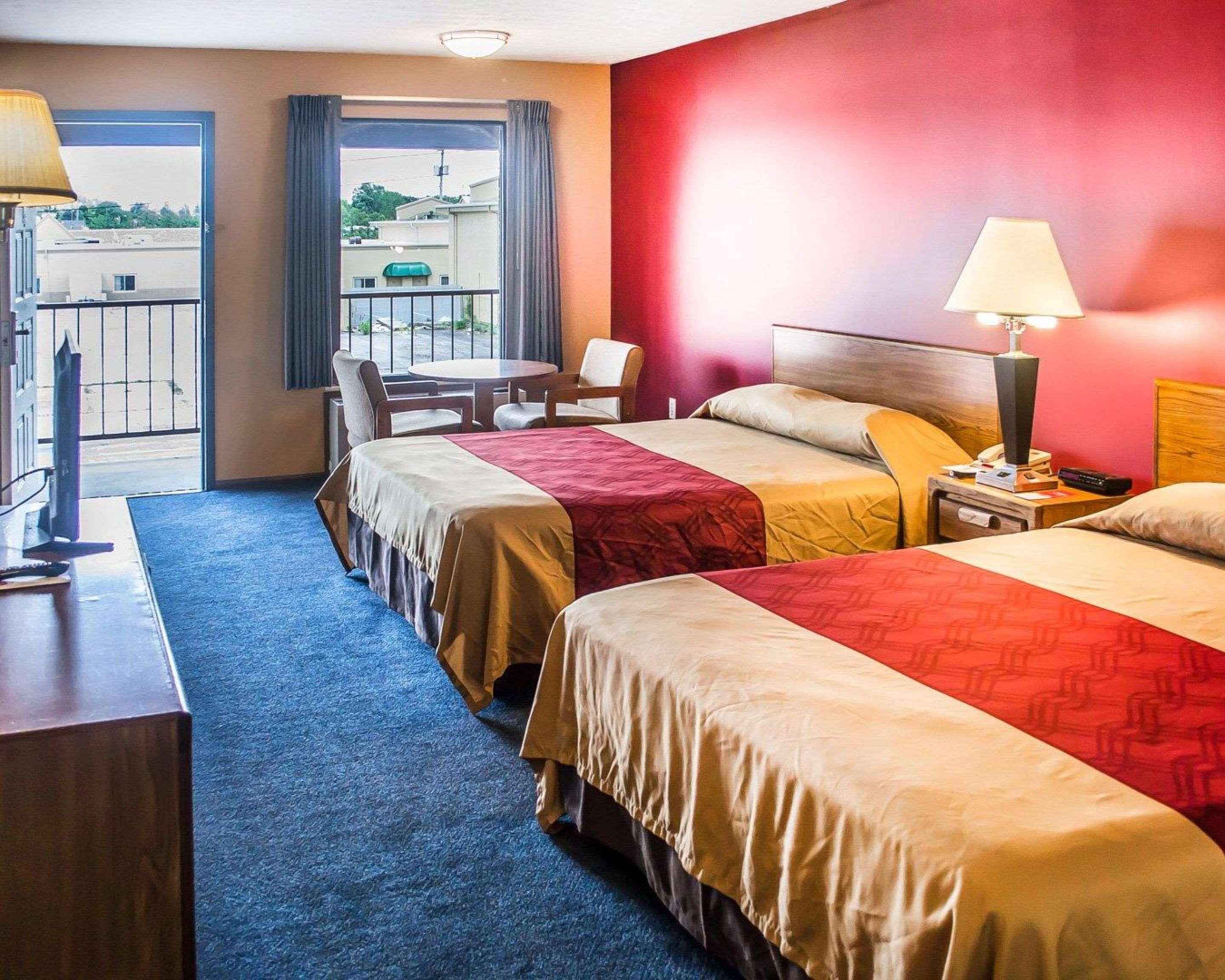 Super 8 By Wyndham Sandusky Exterior foto