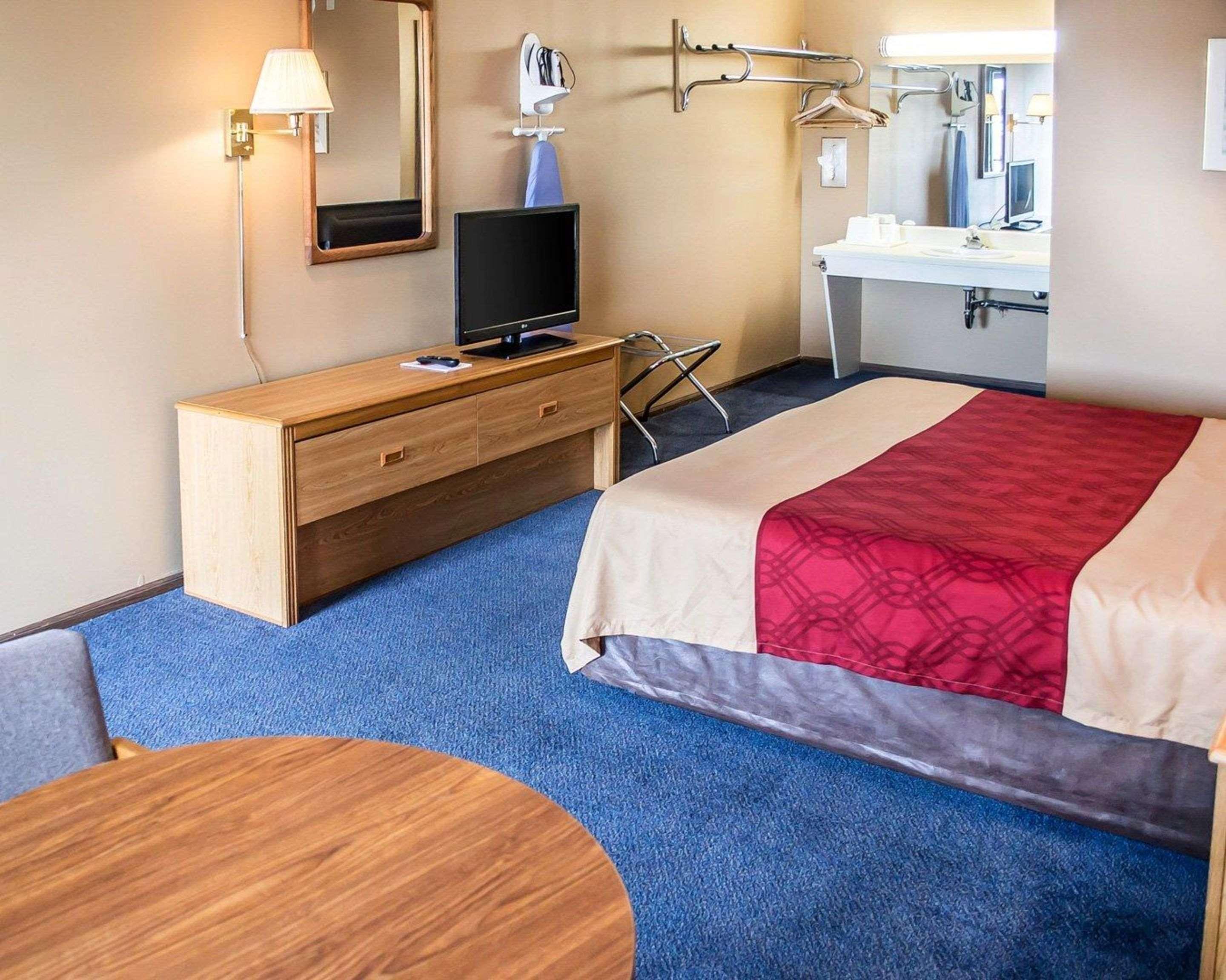 Super 8 By Wyndham Sandusky Exterior foto