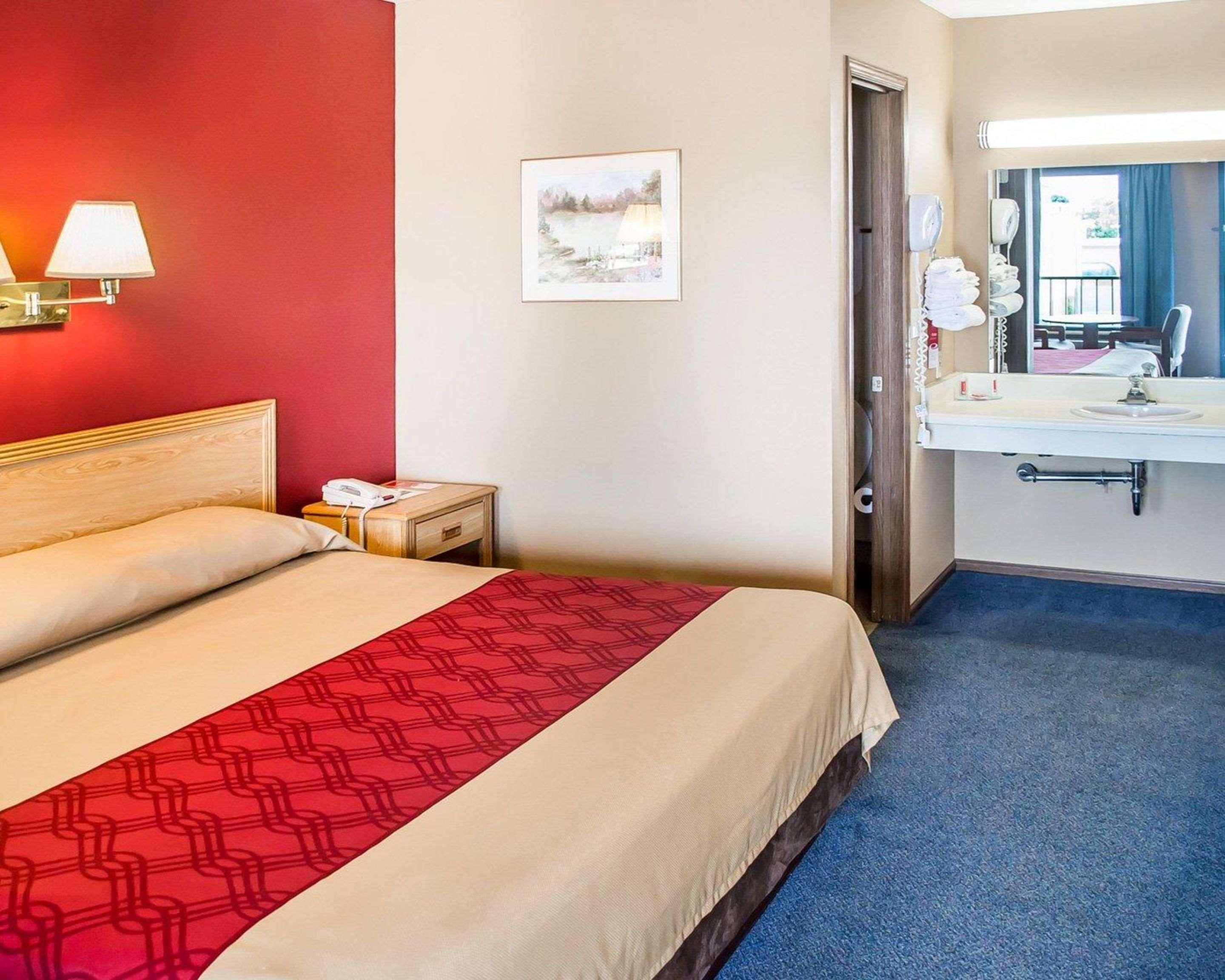 Super 8 By Wyndham Sandusky Exterior foto