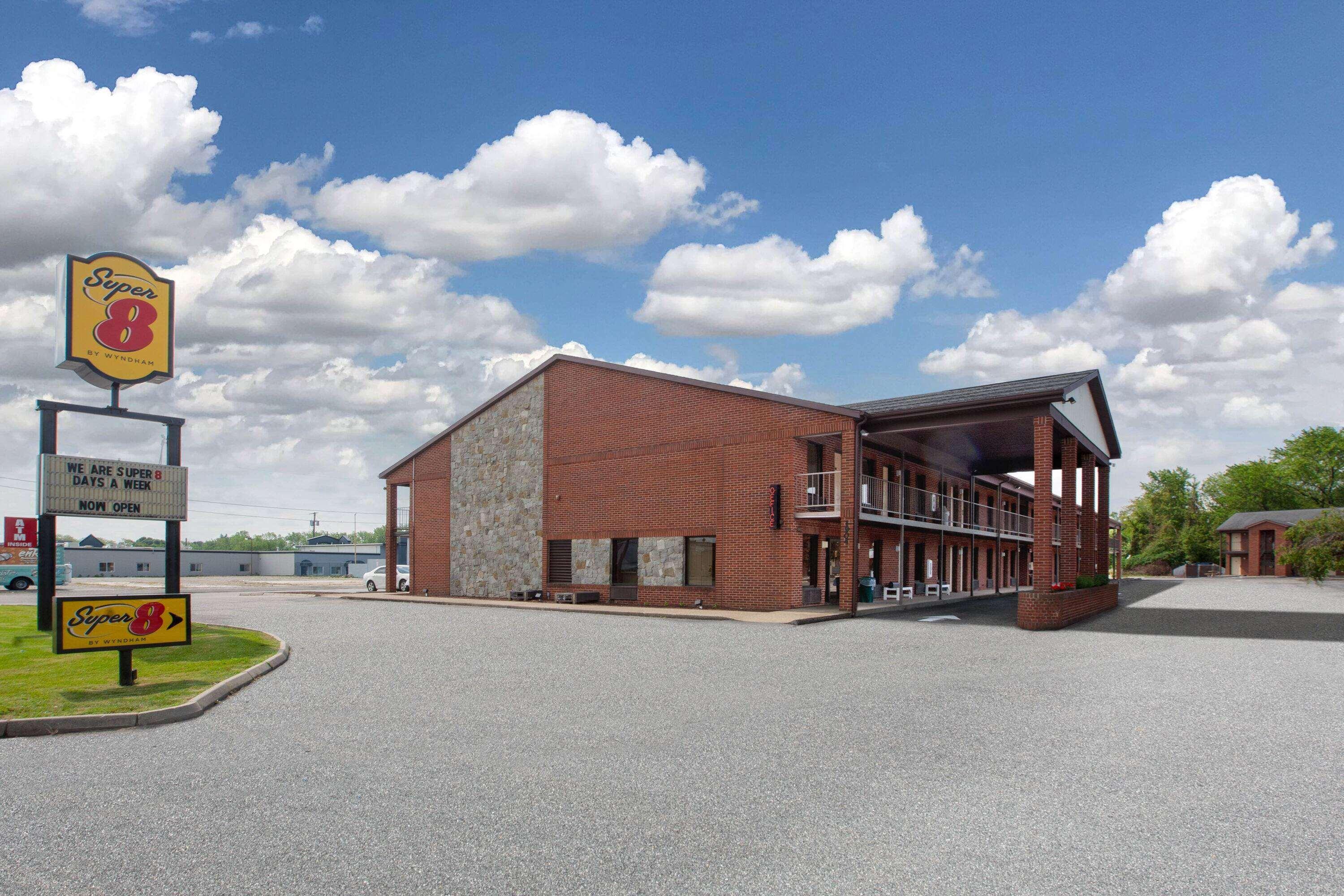 Super 8 By Wyndham Sandusky Exterior foto